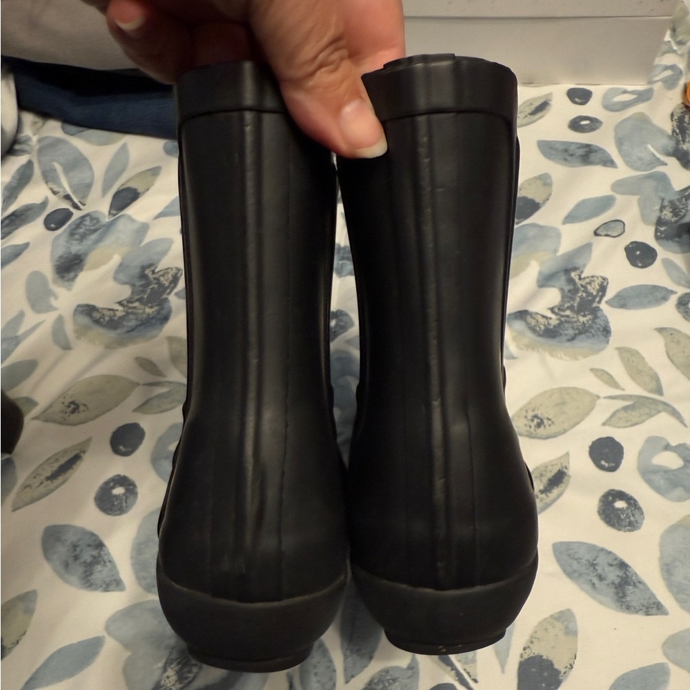 London Fog Black Winter Rain Boots with Elastic Panels - Picture 4 of 4